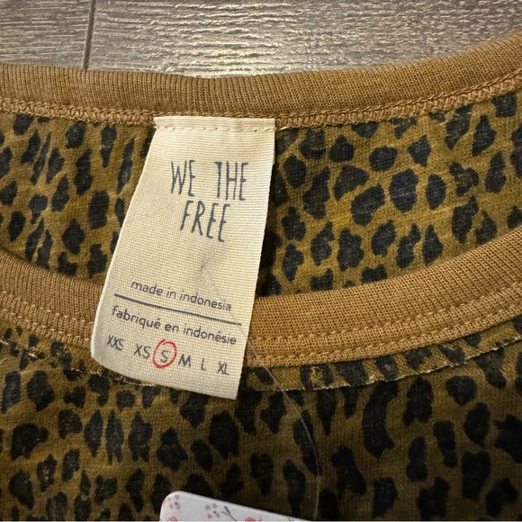 Free People We The Free Size Small Clare Animal Printed Leopard Cheetah T-Shirt - Picture 9 of 14
